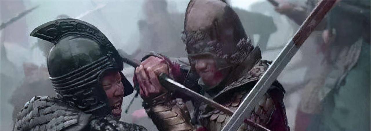 刀光剑影不长眼,行军打仗第一排那么危险,咋还有人不怕死?