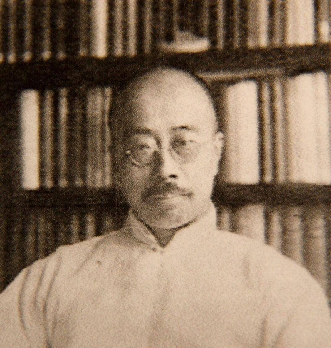 抗日救国宣言的签名者名单,令他失望的是,自己并没有找到周作人的名字