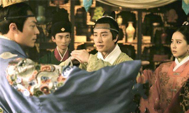 没有"绝情冷酷",皇帝舍命相救,盖过《锦衣之下》陆廷原型陆炳