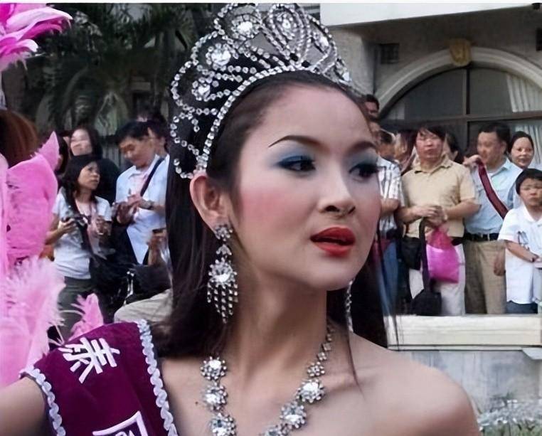   引起 泰国易装癖者大多年轻貌美。他们老了以后应该怎么生活？当地人给出了答案。 
