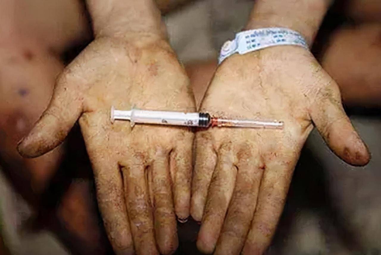 傅衍鲲:为报侄子吸毒受害之仇,卧底金三角十年,最后被厨子救下