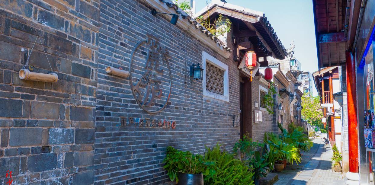 九华阁巷,赣州古城仅九户门楼的迷你小巷,因巷中藏一古阁而得名