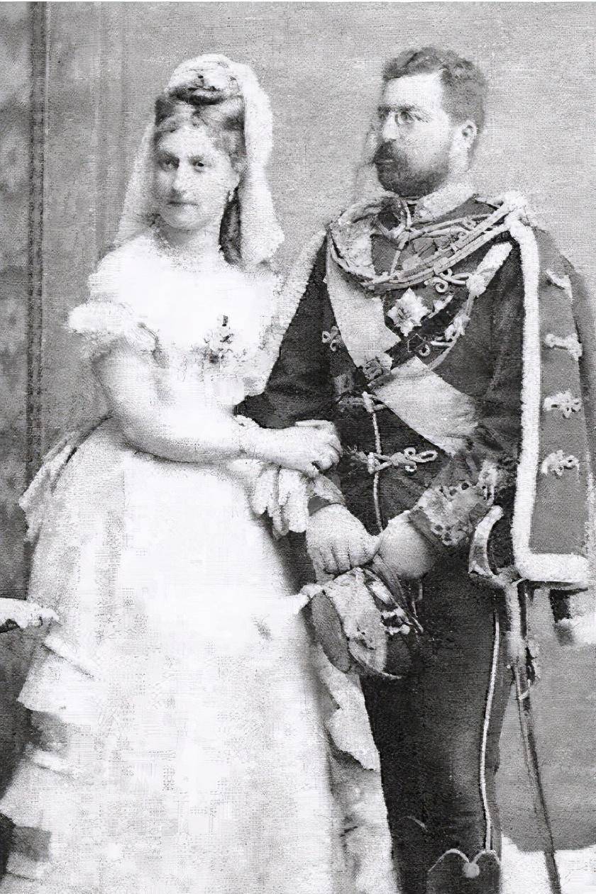 大姐露易丝嫁给了萨克斯科堡的菲利普王子,后来和情夫私奔,穷困潦倒