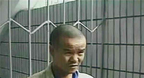 "恶徒"李文忠:打疯母亲,逼死父亲,祸害女儿达8年,后来怎样