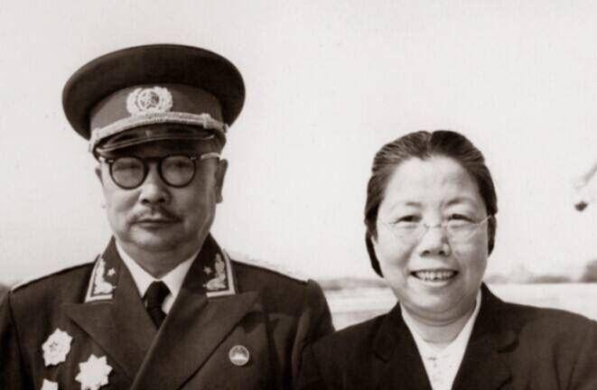 李克农是上将,他的儿子是中将,有个绰号很有意思