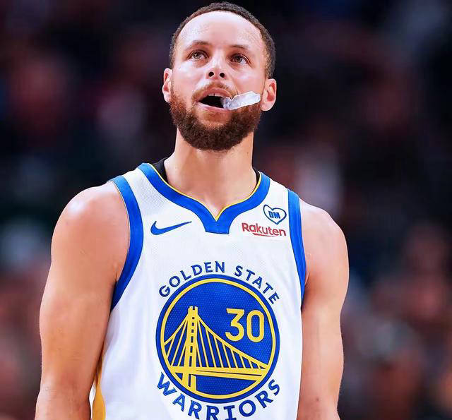 勇士应该换布克而非杜兰特,稳定球队未来的决策