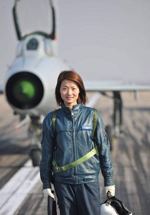 2016年余旭跳伞逃生失败细节:弹射时撞到僚机副翼,导致跳伞失败