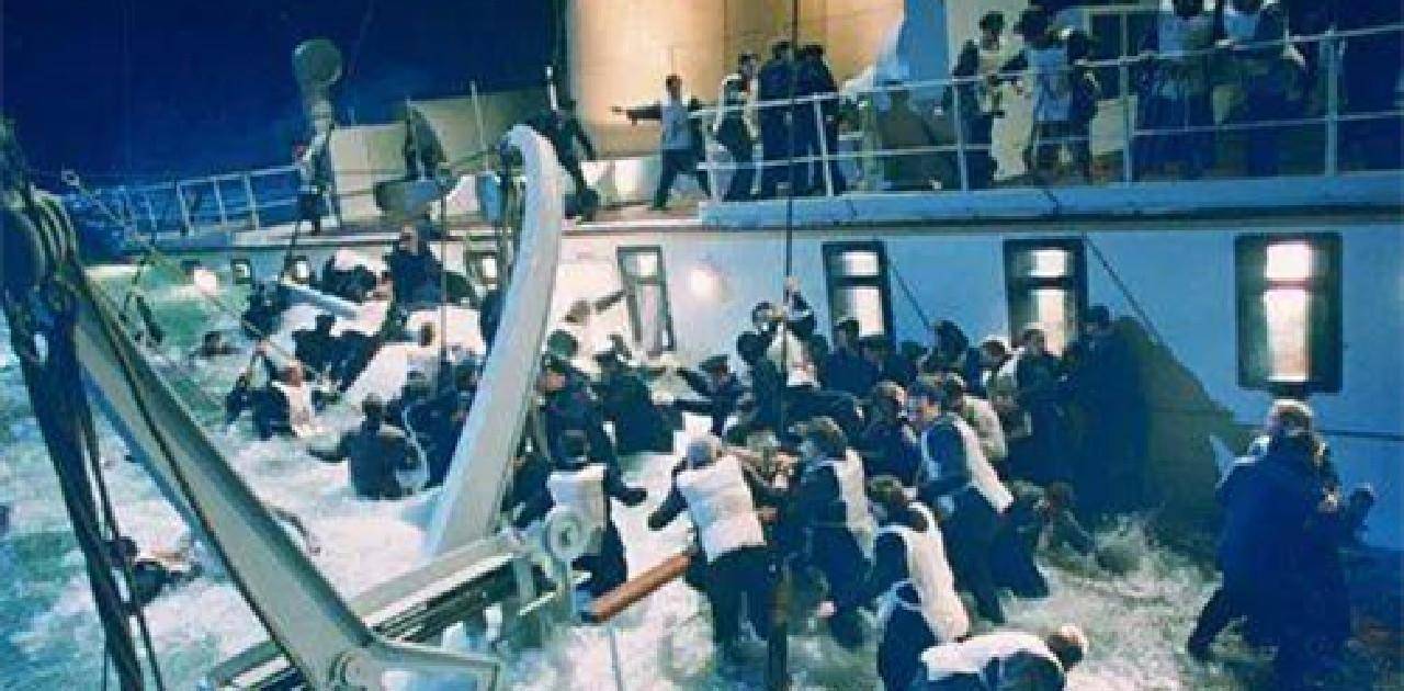 99年烟台大舜号沉船事件,302人获救22人,唯一女幸存者不会游泳