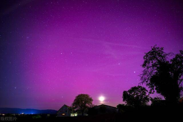 罕见一幕!长城与紫色极光同框,沉浸式投影打造绝美场景_技术_地区_北