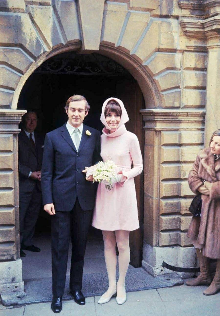 世人只看到她的绝世容颜,却不知她经历了多少磨难