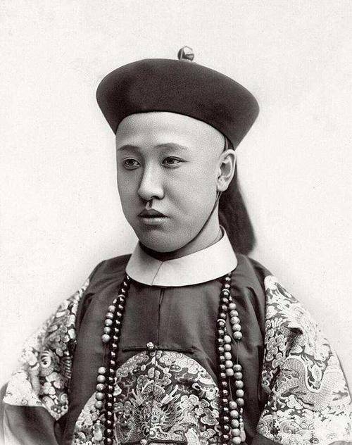 通缉的反贼公费培养 半数士兵反清复明 满清就是这么笨死的