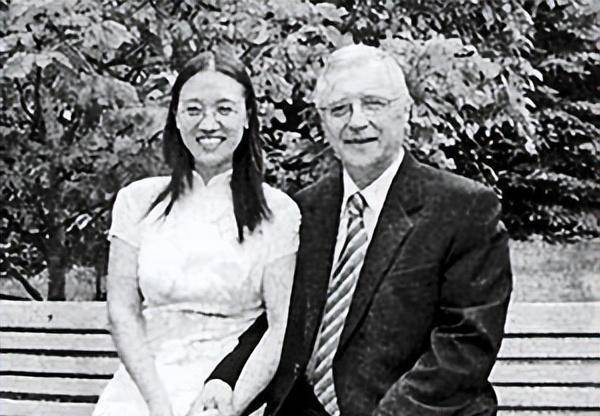 河南打工妹吴木兰:和波兰富豪网恋嫁到国外,还差点成为总统夫人