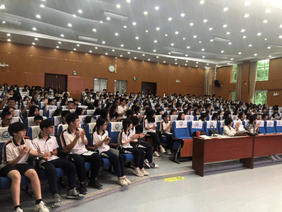 汕头大学"好讲座"走进艺术类优质生源中学