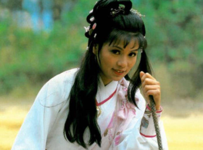 黄蓉为什么特别讨厌杨过?只因金庸删掉了一个人,故事产生了漏洞