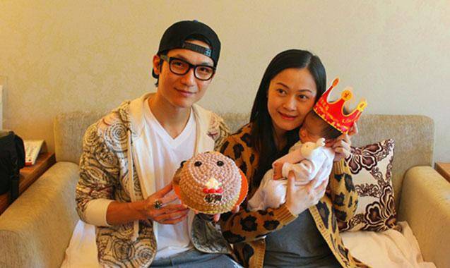 陈楚生全家福被朋友曝光,妻子刘云罕露正面,五官英气美得很高级