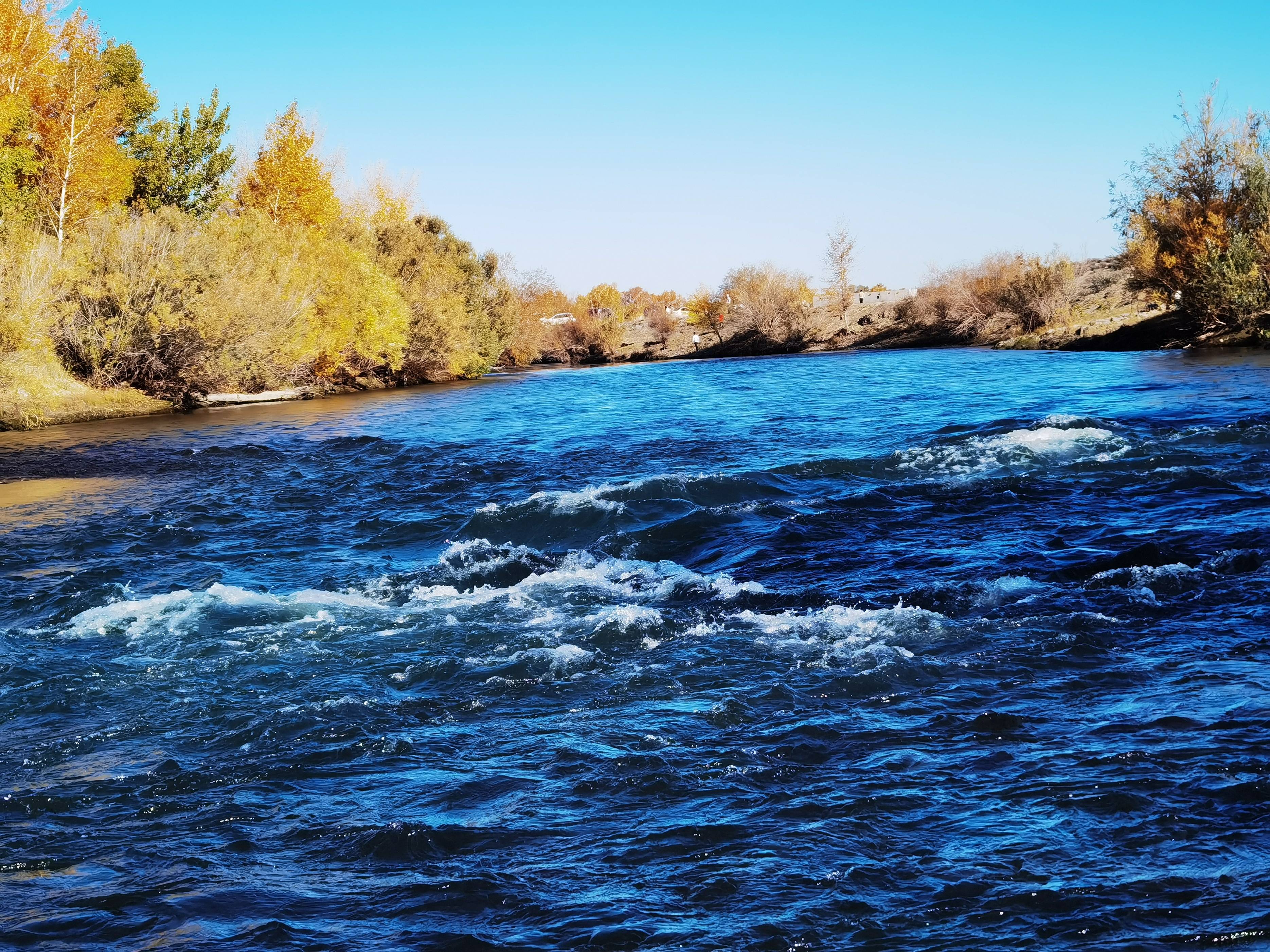 最终在福海县内汇集成了乌伦古湖
