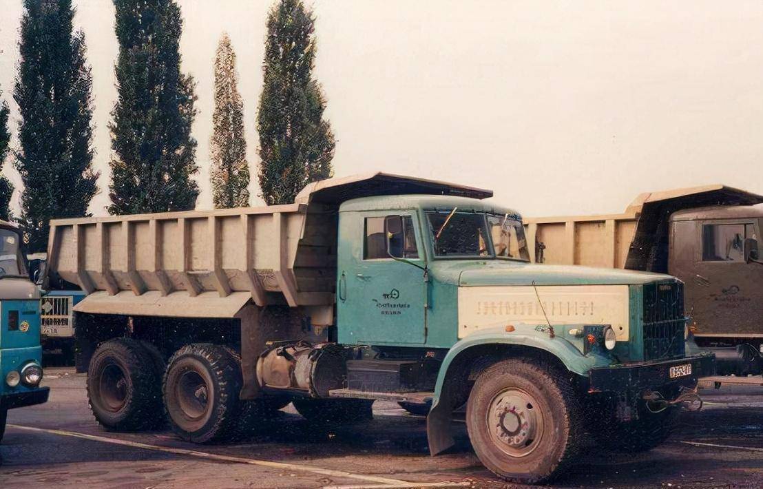 1980年以前中国进口的汽车比自己生产的汽车多,主要从苏联进口