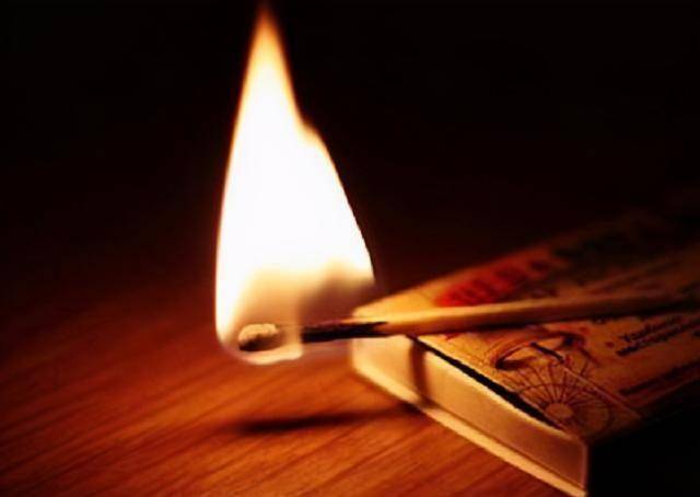 照明用手电,点烟有火机,火柴呢,它去往何处了?