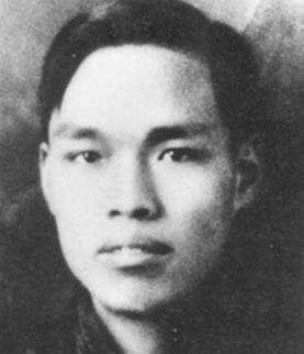 迎亲队来到叛徒家里,迅速控制了两个人,并且开枪打死了霍家新和贺治华