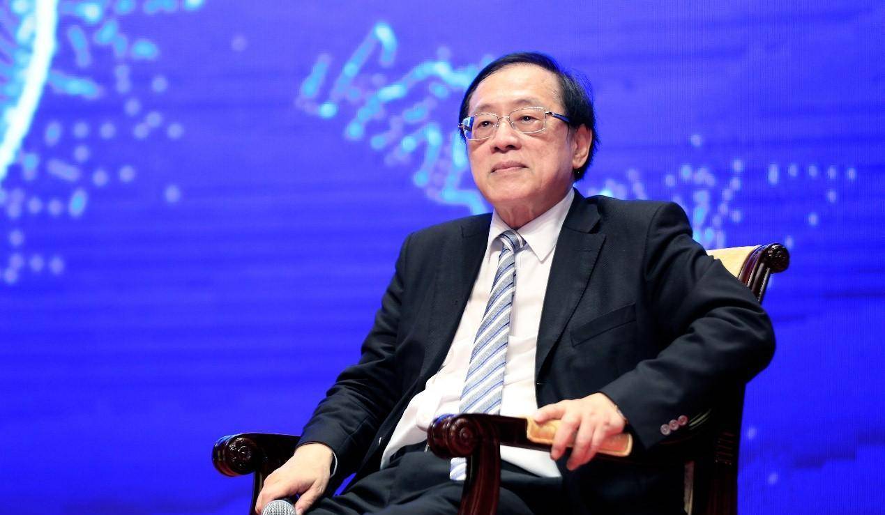 的各种猜测,一回到祖国,立刻走马上任,成为清华高等研究中心的教授