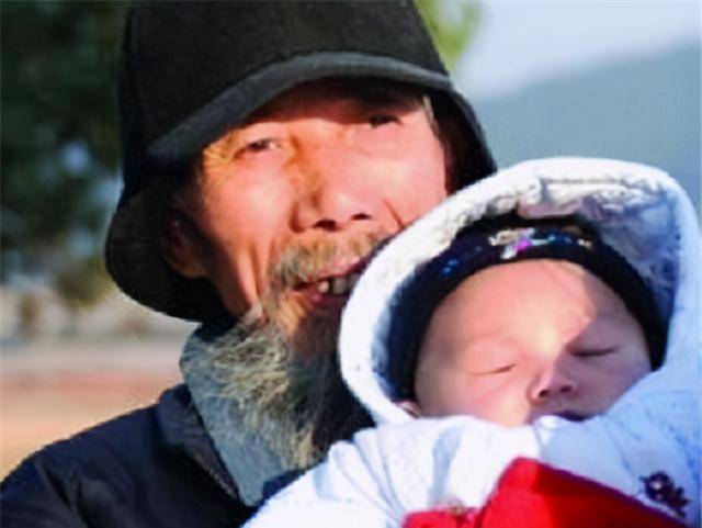 调理身体,渐渐地张凤的身体也趋于正常,文长林的恩情她也谨记在了心里