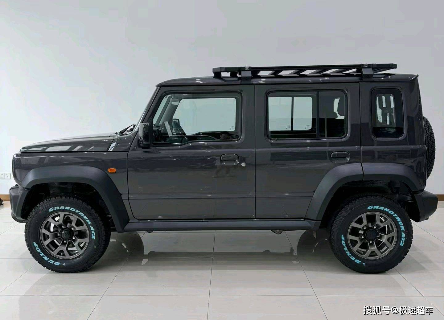 全新铃木吉姆尼四驱越野车:无畏探索,征服未知