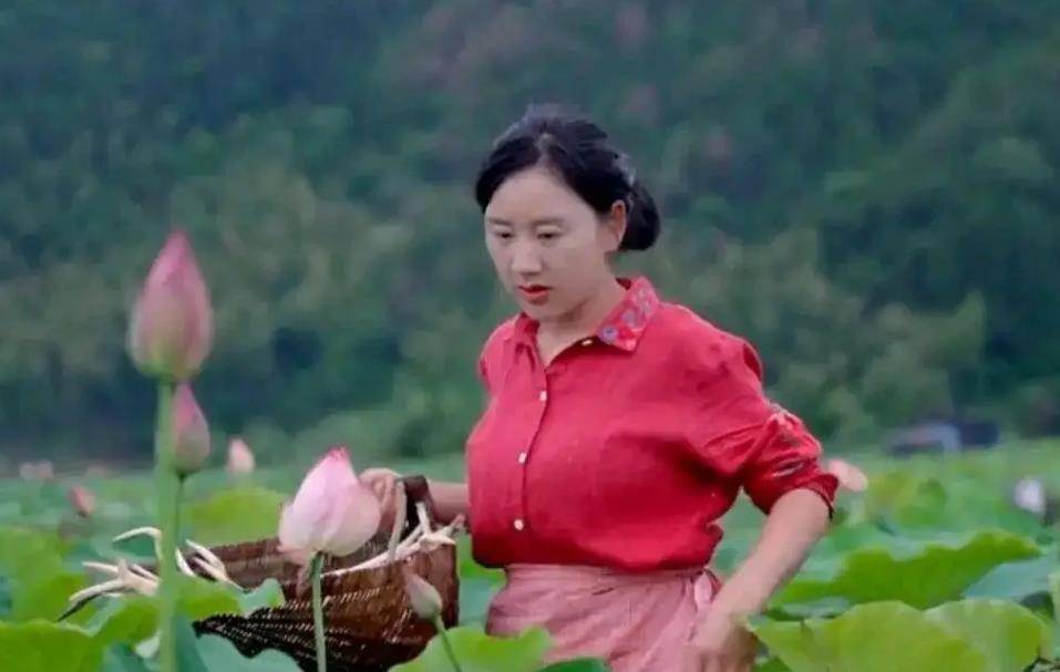 福建34岁女人离异带娃,3年变成超级网红,身价超1000万