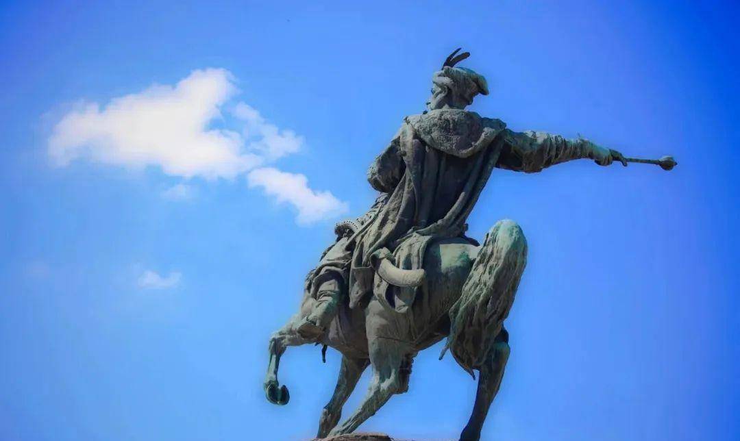 平独镇露:两个斯拉夫人的纠葛