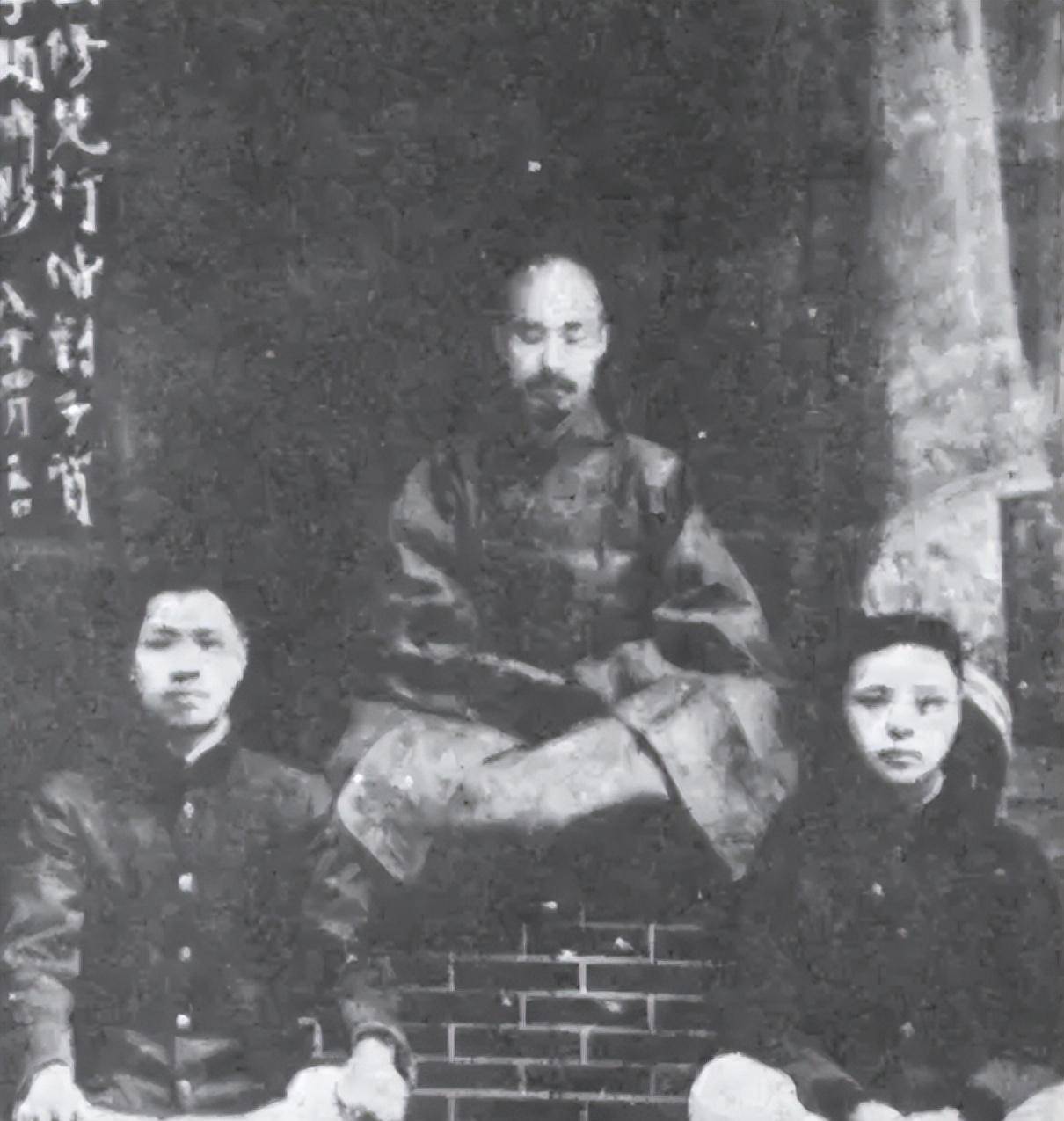 李叔同叮嘱后事:准备4个盛水的碗,留下4字,至今无人参透其意思