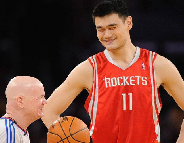 姚明在nba的荣誉或许有限,却为火箭队贡献巨大