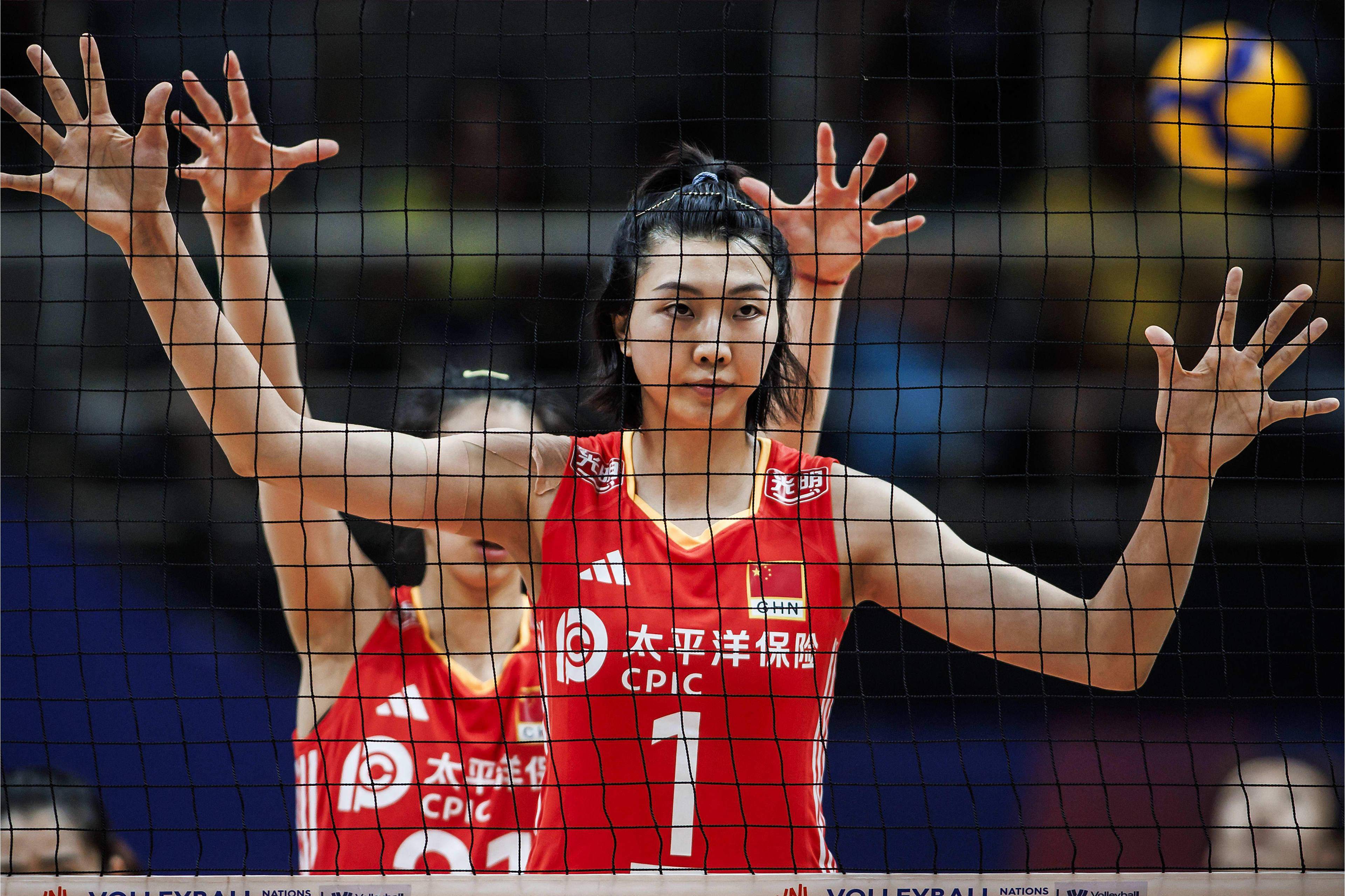 中国女排3-0打哭韩国女排!00后小朱婷横空出世,蔡斌捡到宝了