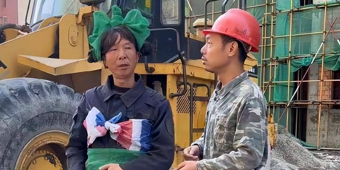 高小健:演技堪比王宝强,农民工在工地苦中作乐成为百万网红