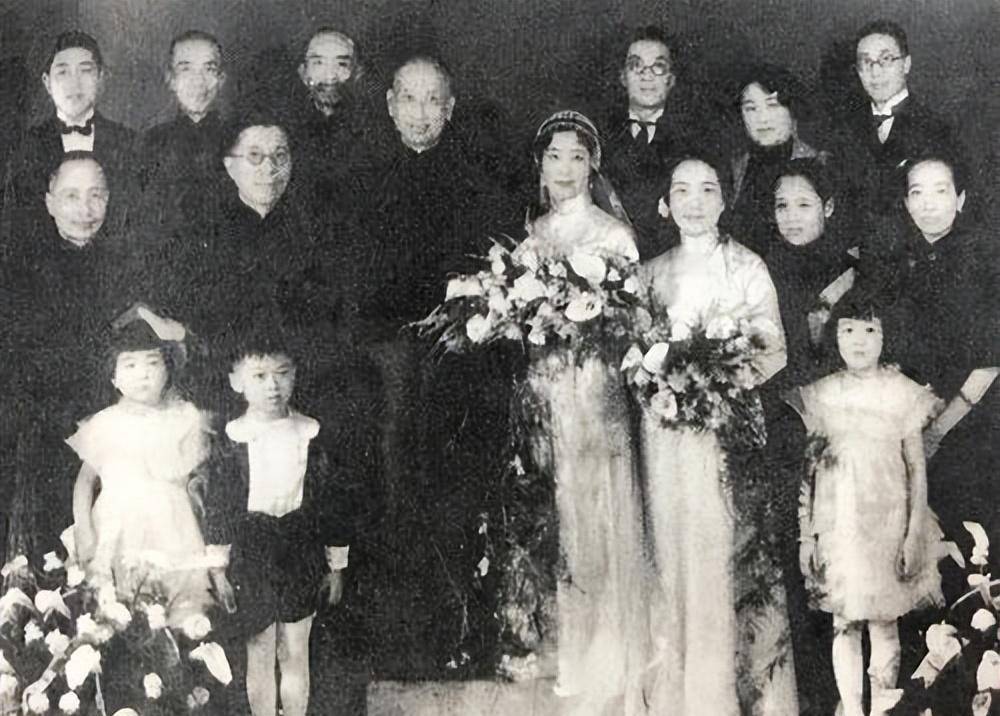 毛彦文:25岁被退婚,37岁晚婚,2年后丧夫守寡,余生孤零终身