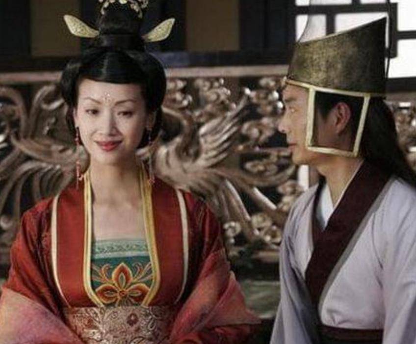 历史上三大假太监:一个让太后生子,一个欺辱皇后,一个谋害皇帝_赵姬