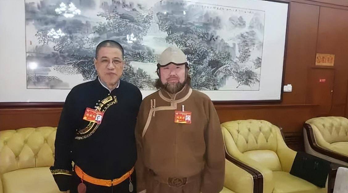 男子自称乾隆七世孙,举办隆重祭祖大典,幻想成为明君_爱新觉罗·恒绍