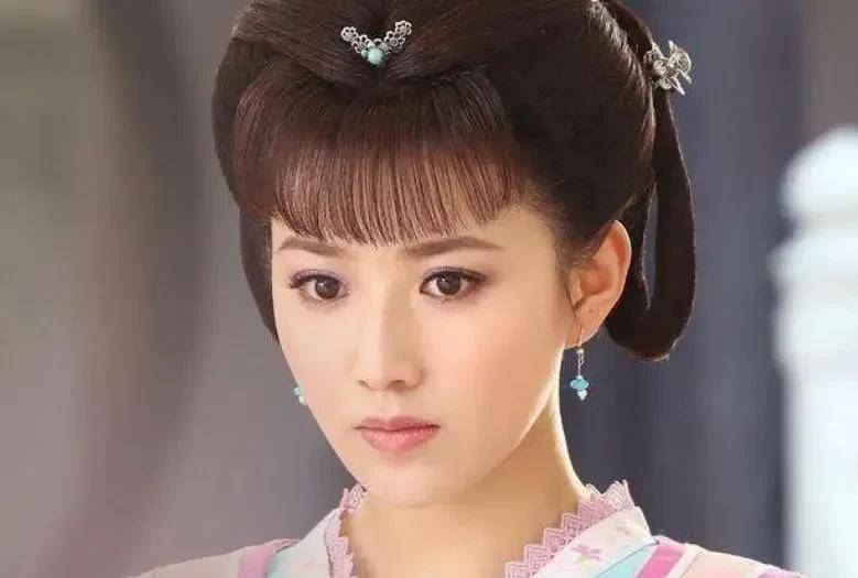 上官婉儿是李显的嫔妃,为什么又去勾搭武三思?难道李显不管吗?