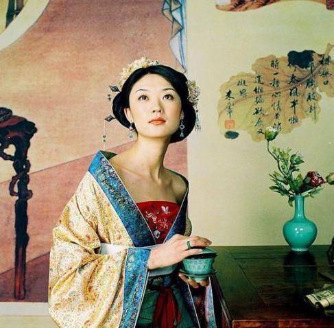 齐国的军事家管仲就根据士兵的这种习惯,专门在军营里设置了妓院,这样