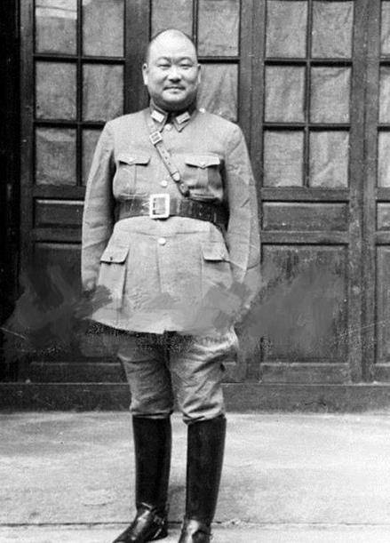 说起陈章,起初是第62军副军长,刚走马上任63军军长不久.