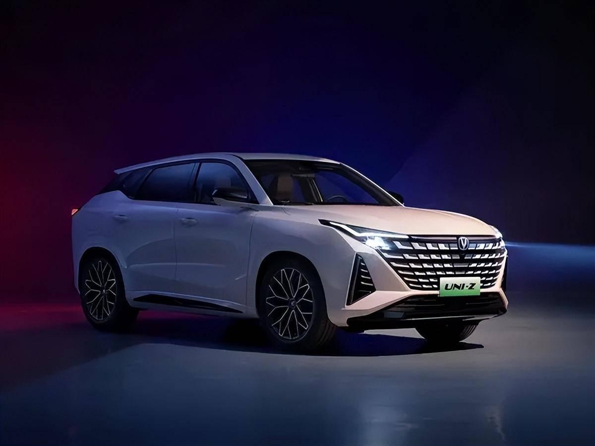 第2款,长安uni-z,经销商报价:11.79-13.19万动力性能方面,搭载的1.