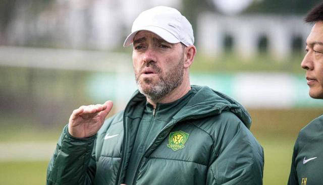 北京国安主教练的致胜秘诀:临场变阵如欧冠级别