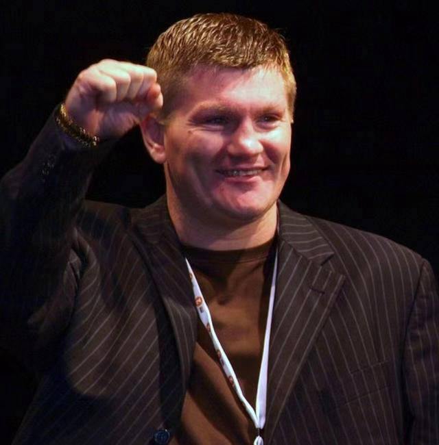 拳王与53岁女演员恋情曝光,风韵犹存_克莱尔·斯威尼_里奇·哈顿_英国