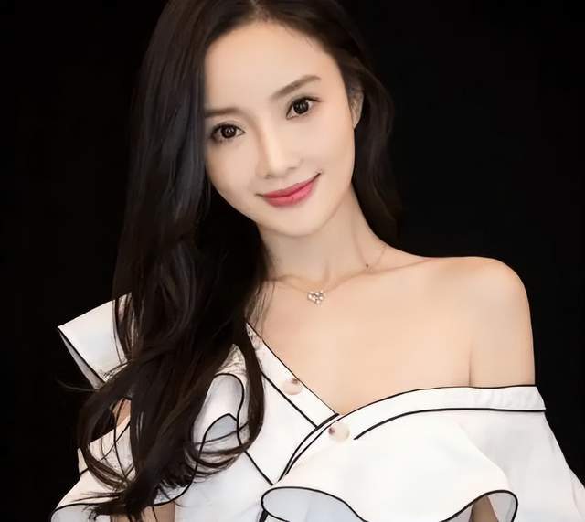 李小璐又被曝桃色绯闻!土豪男主播砸重金追求表白露骨,疑抱得美人归?