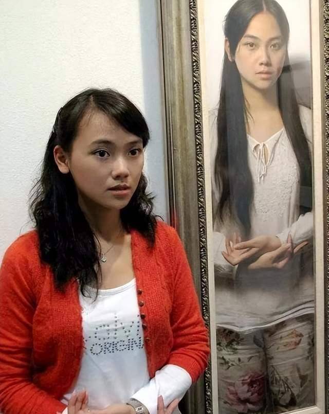 画家冷军画一堆"垃圾",2019年卖了4370万,放大10倍才知其奥秘