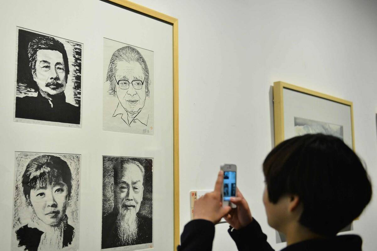 20世纪30年代的文学洛神".她是民国四大才女之一.丈夫肖军.