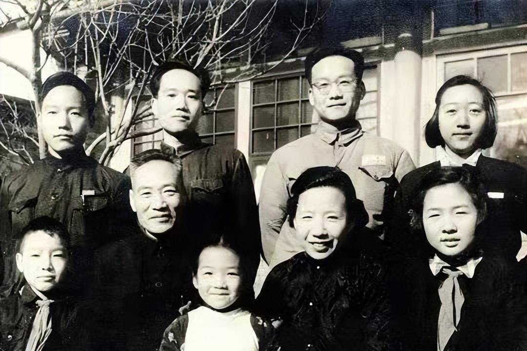 宋希濂获特赦后:娶名门娇妻,被台湾骂鹰犬,为统一奔走逝世纽约