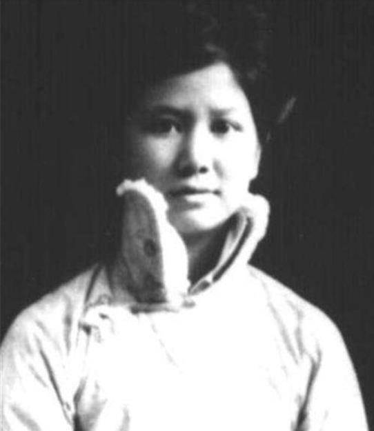 中山先生的原配夫人:孙科之母,离婚后到澳门定居,活了86岁