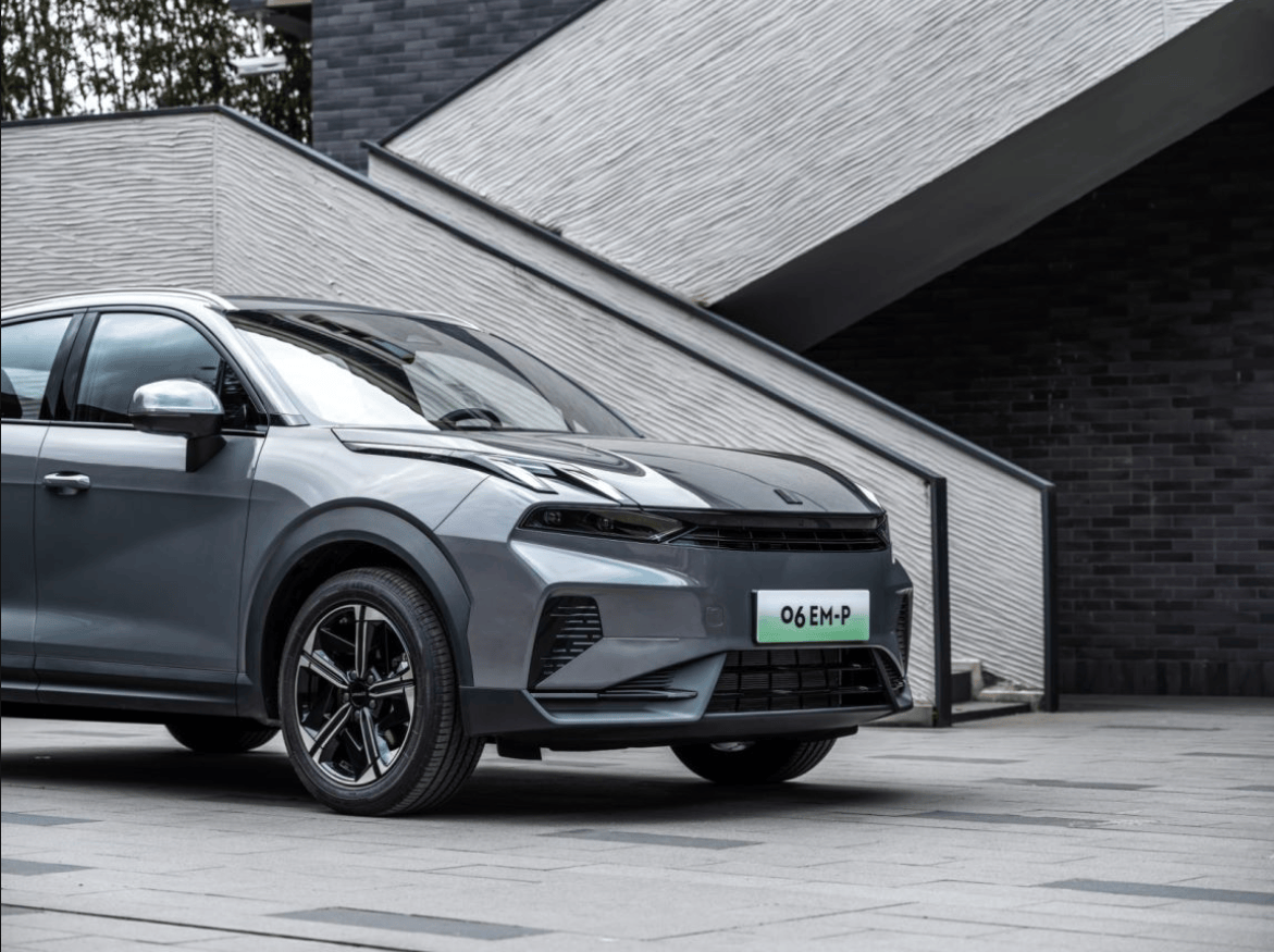 领克06 em-p 126长续航max版上市,全新极地灰车色引领潮流