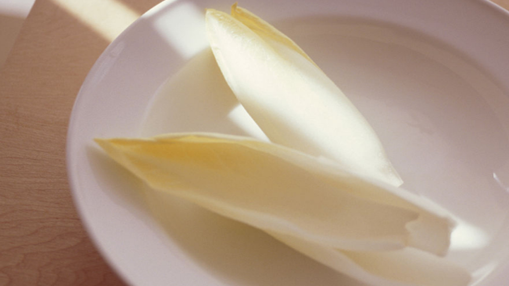 尿酸的"天敌"被发现了,早晚吃几口,降下尿酸,远离痛风困扰_肾脏_菊苣