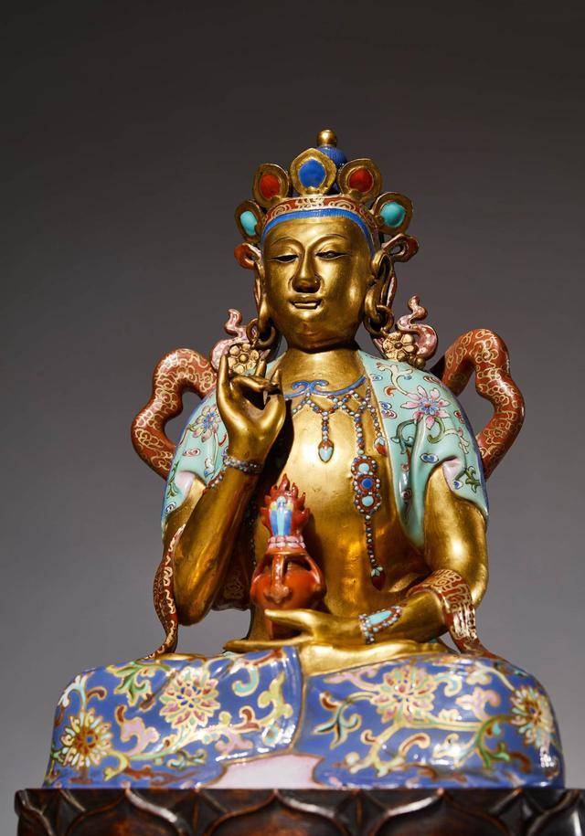 在拍卖会发现故宫文物,一查才知,家贼10年偷了259件_李海涛_佩兰_佛像