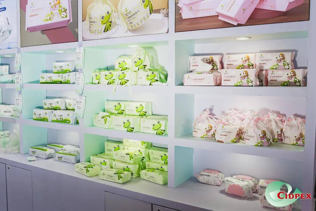 生活用纸展区,卫生用品展区聚集近百家行业知名企业,超多新品集中亮相